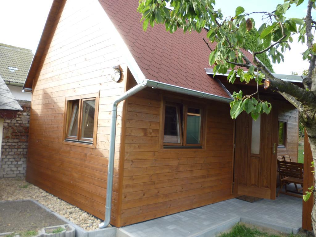 Apartman Relax-Chatka A Apartman Микулов Экстерьер фото