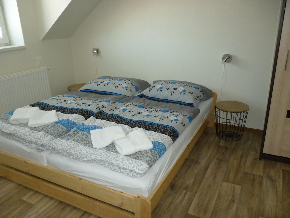 Apartman Relax-Chatka A Apartman Микулов Экстерьер фото