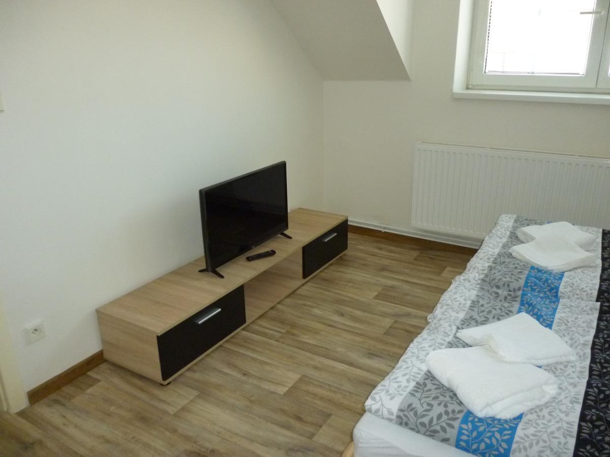 Apartman Relax-Chatka A Apartman Микулов Экстерьер фото